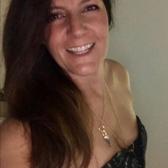 Meet your Posher, Nathalie - Picture 1 of 1